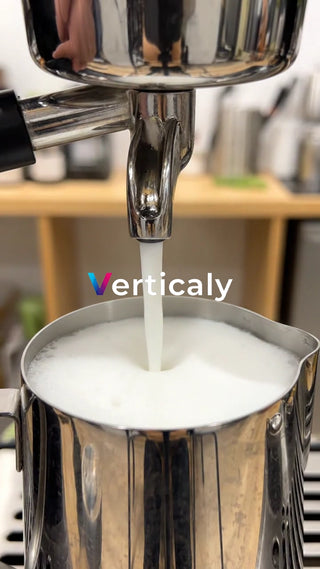 ミルクを注ぐ、ラテアート