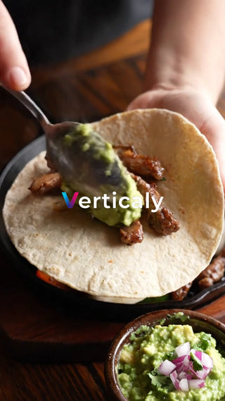 アボカドを乗せる、タコス