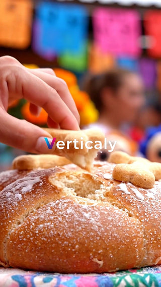 パンをちぎる、食卓の風景