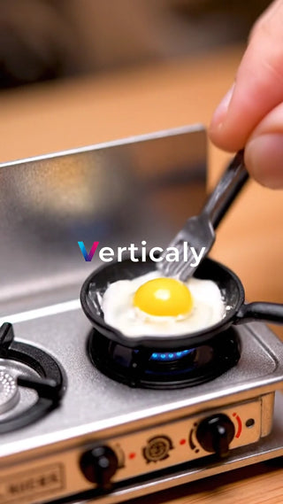 ミニチュアフライパンで目玉焼き