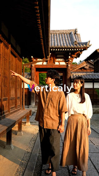 古都散策、笑顔の二人
