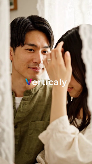 微笑む男性と女性