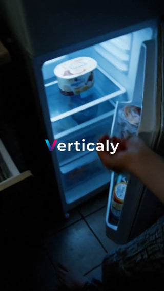 冷蔵庫を開ける瞬間