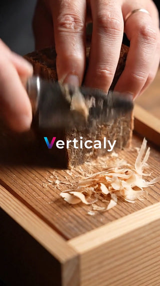 鰹節を削る、職人の手仕事
