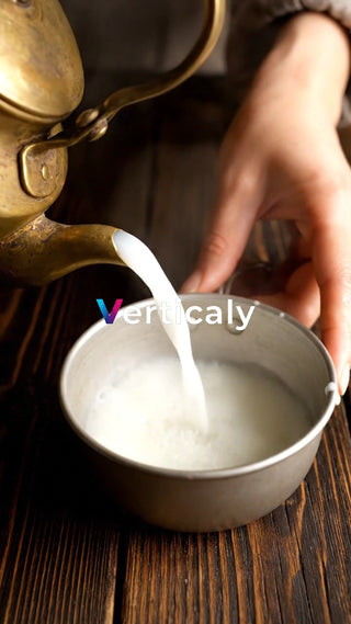 ミルクを注ぐ、穏やかな時間