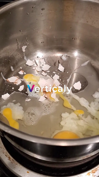 卵を割る、調理の始まり