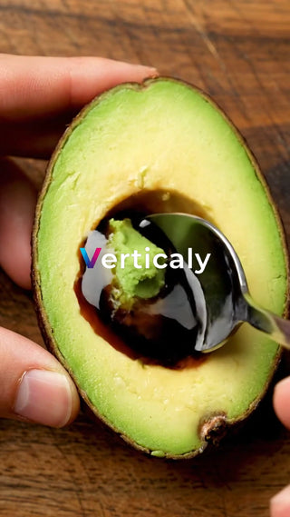 醤油とワサビ、アボカド