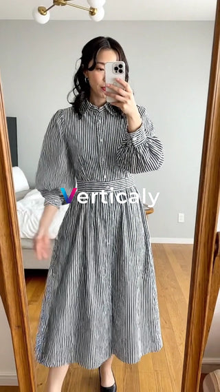 ストライプ柄ワンピース姿