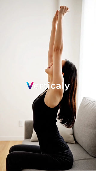 腕を伸ばす女性、リラックス