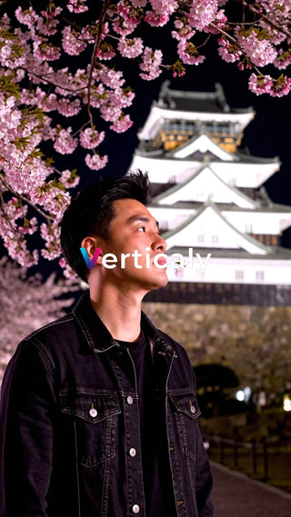 夜桜と日本人男性