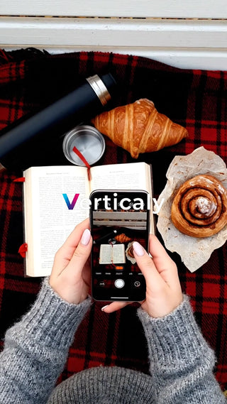 読書とカフェタイム、癒やしの時間