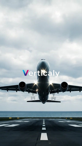 離陸する旅客機、空へ