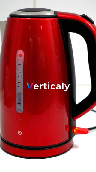 赤色ケトル、お湯を沸かす