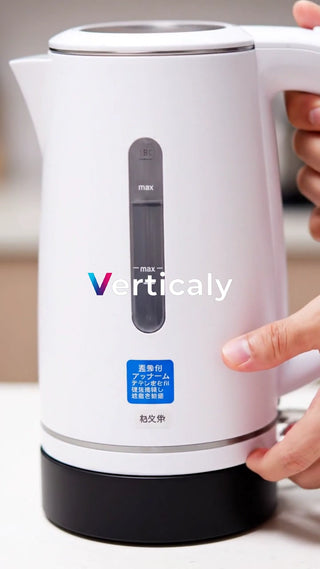 白い電気ケトル