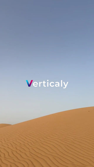 砂丘を望む、青空の下