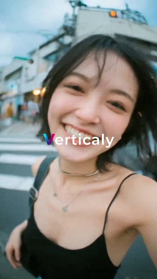 笑顔が眩しい女性