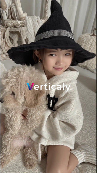 魔女の帽子と愛犬