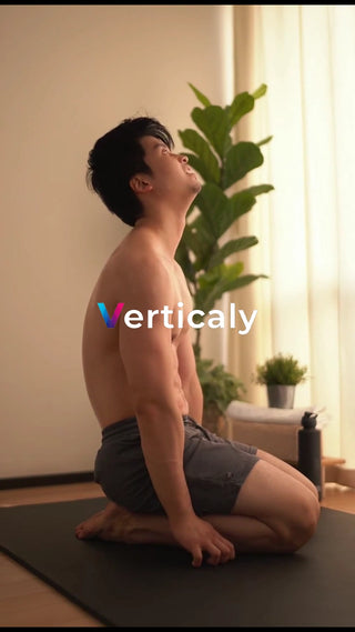 ヨガ、空を見上げ集中