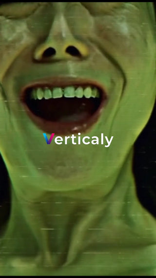 驚きの表情、顔アップ