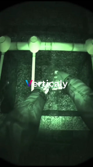 夜の街を歩く、手元の景色