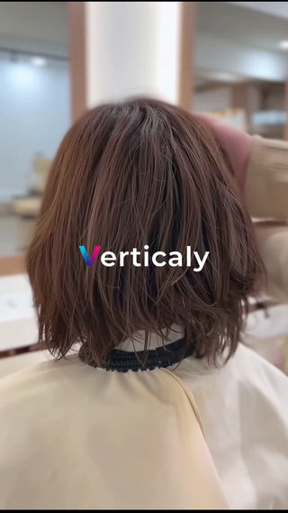 ヘアサロンで髪を切る