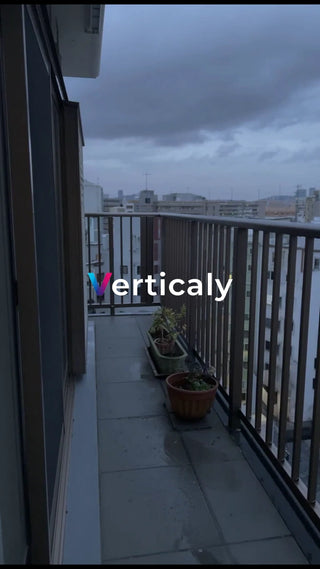 曇り空のベランダ