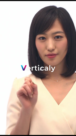 女性が指差す、Verticaly