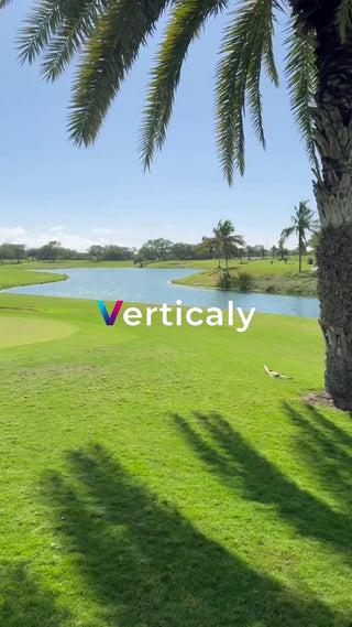 ゴルフコースの爽やかな風景