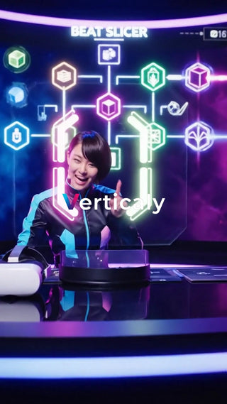 未来都市を駆ける女性