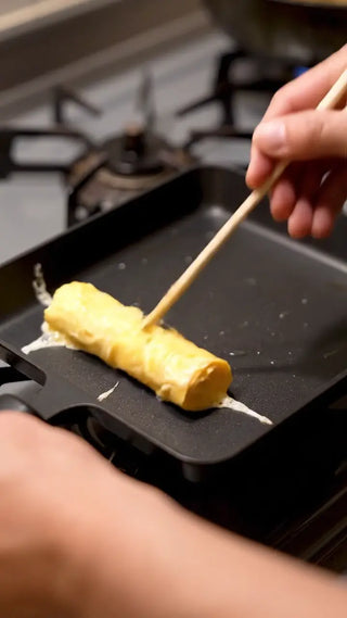 卵焼きを作る、手元の風景