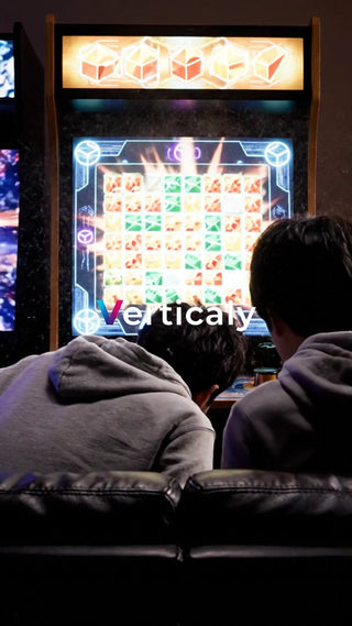 ゲームに熱中する二人