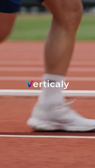 陸上トラックを走る