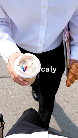 コーヒーとクロワッサン、朝の風景