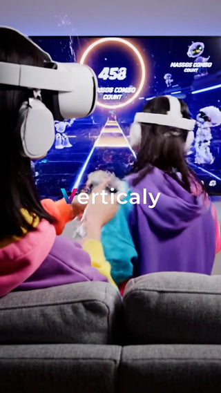 VRゲームを楽しむ二人