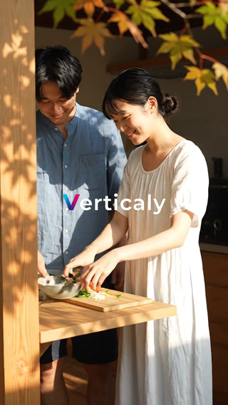 料理をする二人、穏やかな時間