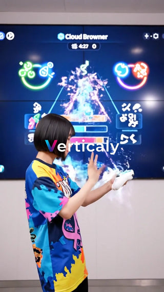 ゲーム画面と女性