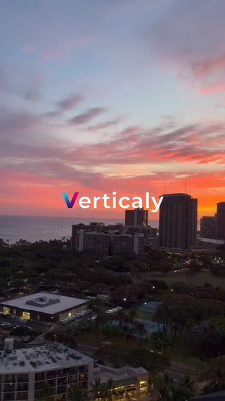 夕焼け空と都会の風景